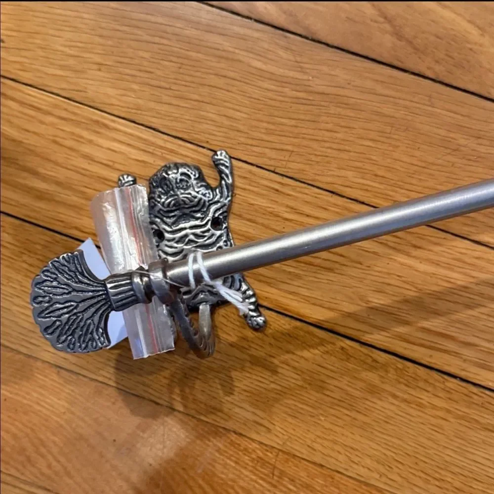 New Anthropologie Tibetan Tiger Towel Bar